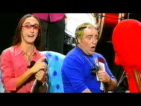 Actuación de Demasiado Corasón (Canal Cutre Televisión) en semifinales del COAC 2003