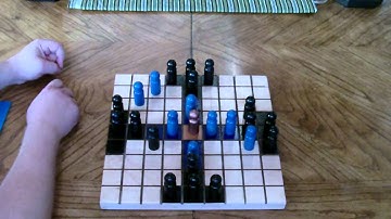 Tafl - Tablut - Edge Escape - 11: Sample Game #1