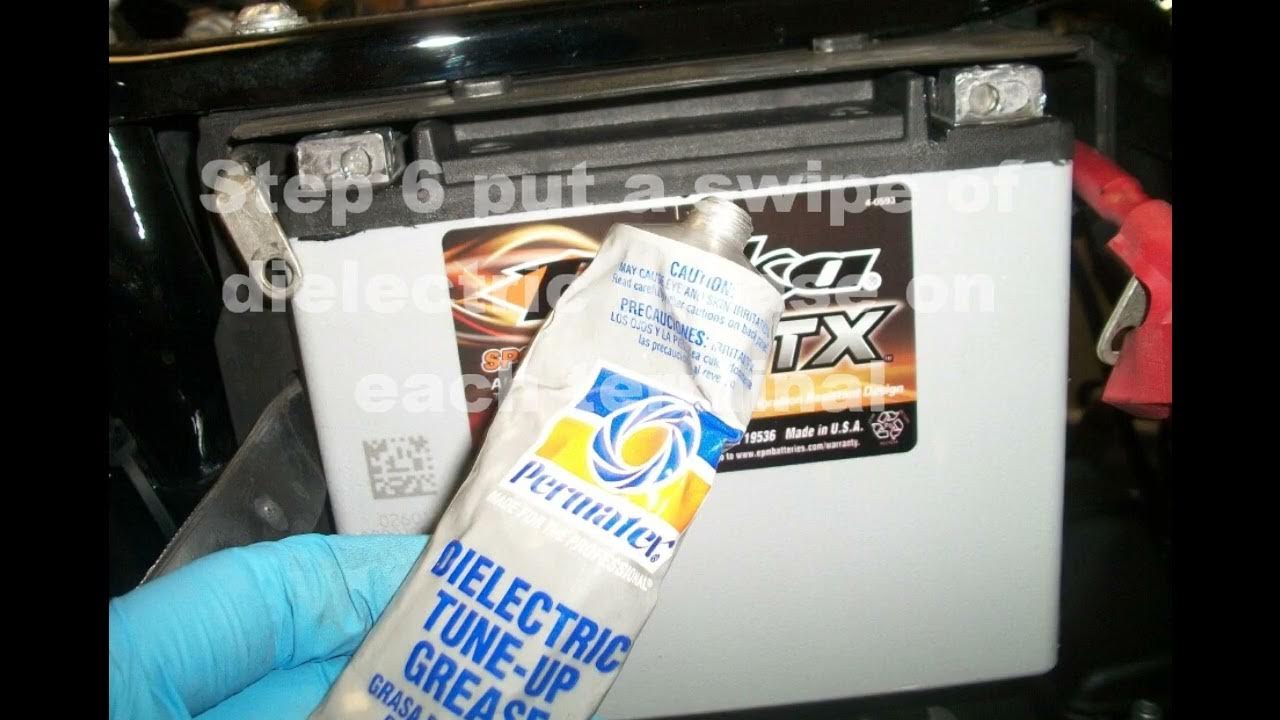 Harley Davidson Dyna Switchback FLD battery replacement HOW TO - YouTube