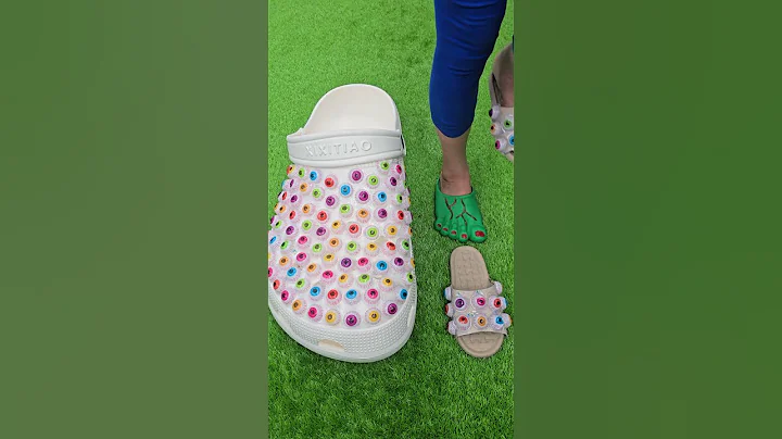 Super cool giant eye slippers 🦶👀🦶 Leather foot sandals  🦵🏻🦵🏻 #love #trending #slippers