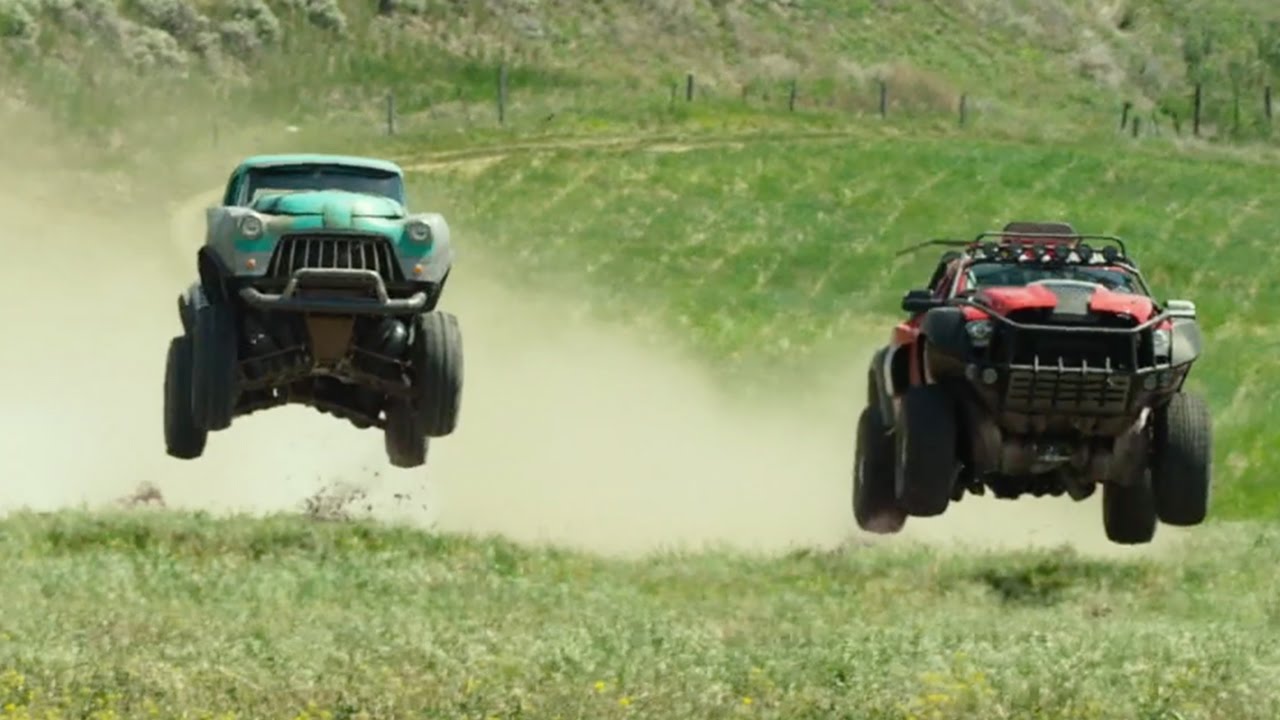 Movie Monster Trucks trailer that carries out a car chase with tracks on  which monsters settled down - GIGAZINE