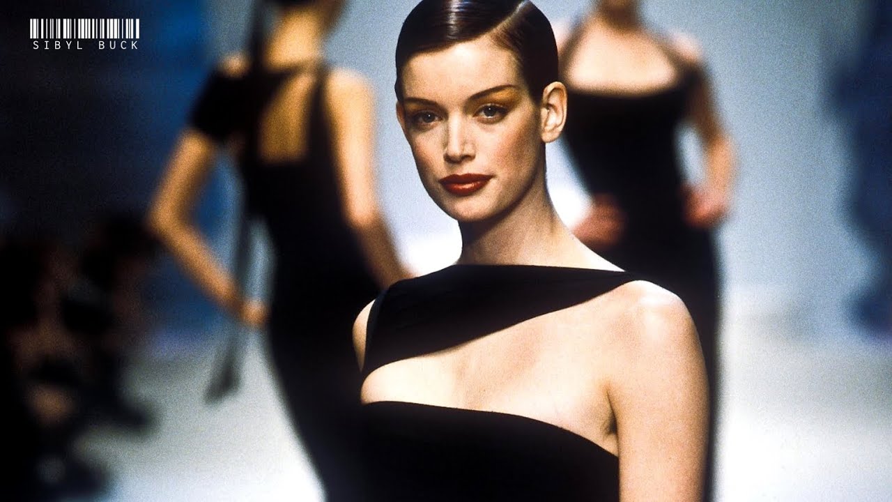 SIBYL BUCK | The Grunge Queen