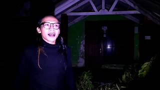 Video Lucu latah Waria explore di Rumah Angker