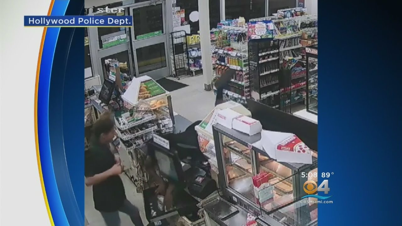 Clerk Fights Back During 7-Eleven Robbery Attempt - YouTube