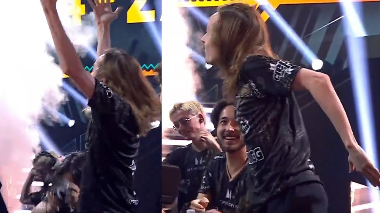 Quinn couldn't contain his excitement & did the 23savage move