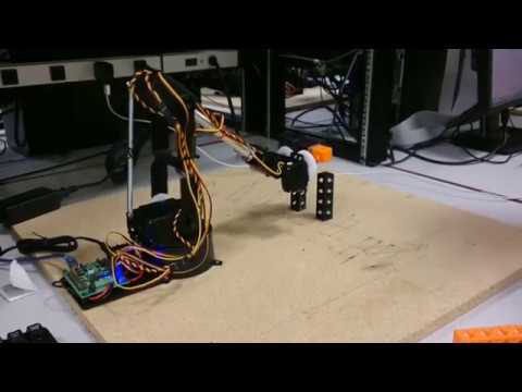 AL5D Manipulator Block Stacking 1