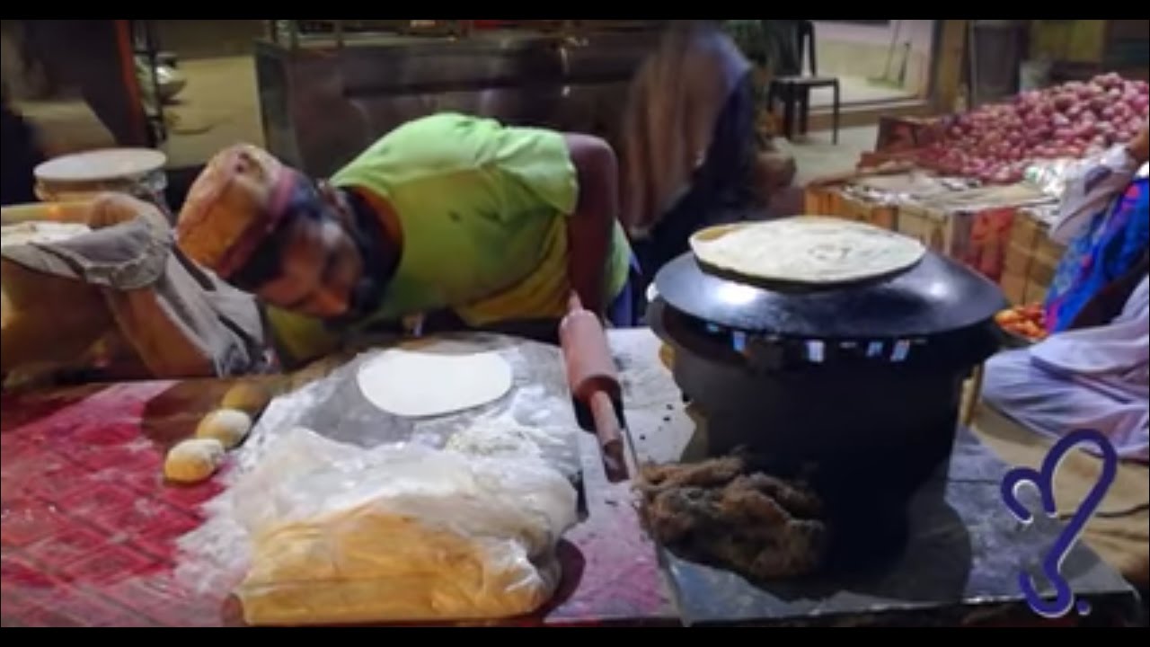 Roti Wala (bread) Street Food of Karachi ,Pakistan - YouTube