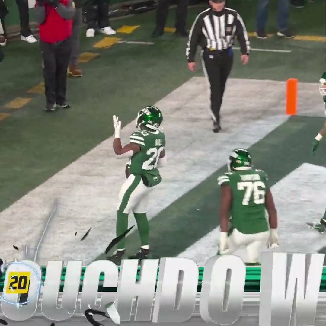 Breece Hall catches for a 6-yard Touchdown vs. Miami Dolphins