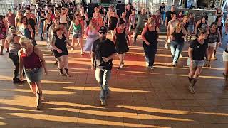 Cow-Girl Moderne Line Dance 
