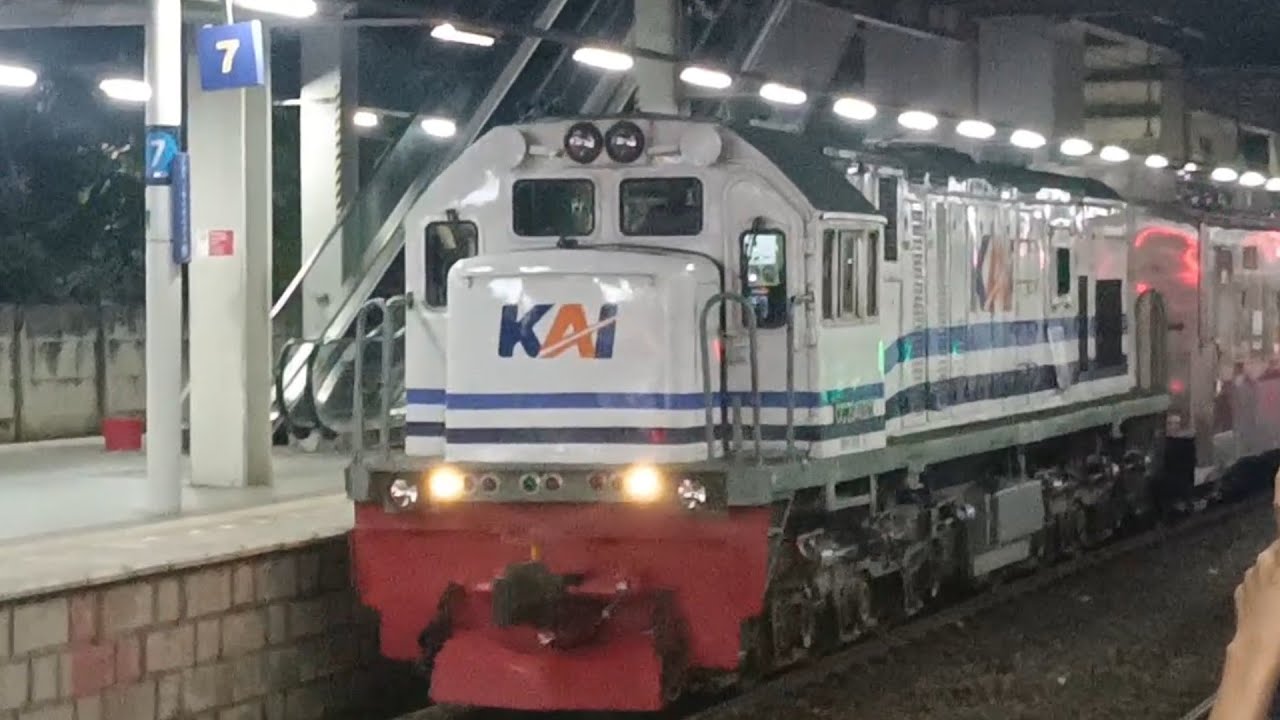 Hunting di Stasiun Jatinegara + Manggarai (ada @AlphaRP ) - YouTube