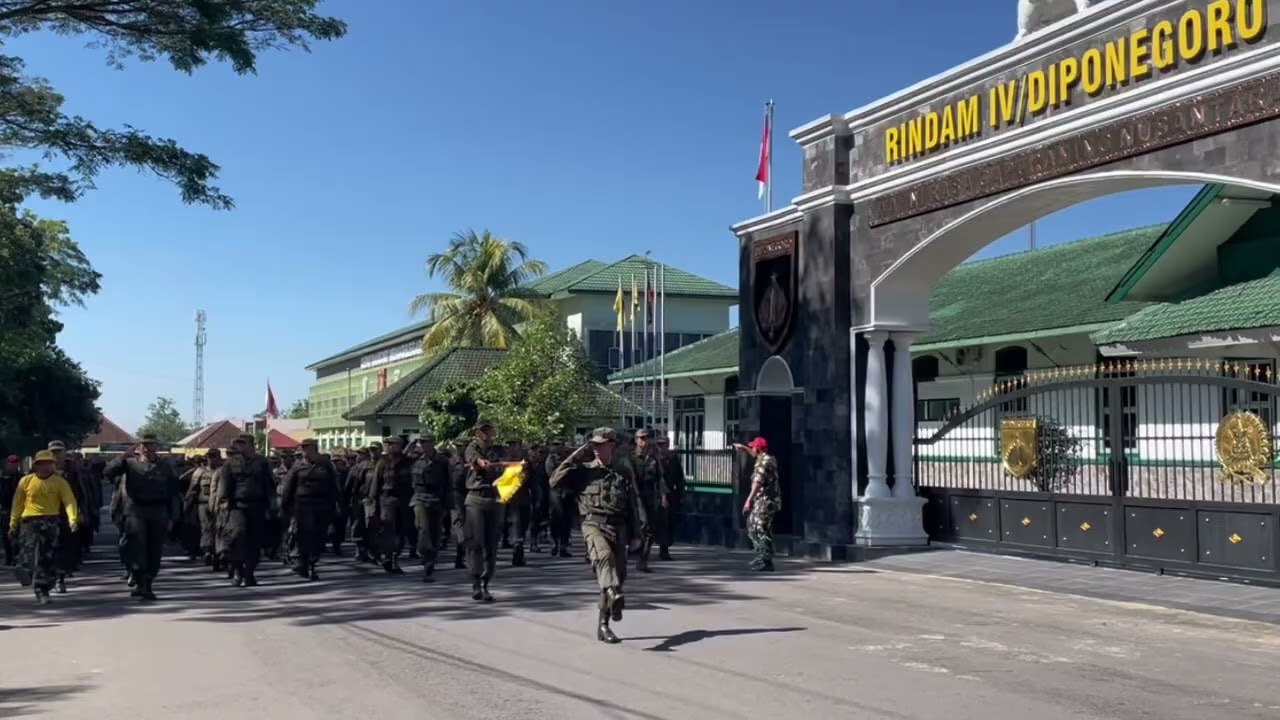 LATIHAN DEFILE DIKSARMIL SISWA SPPI BATCH 3 TA 2025 SATDIK A KOLAT VII RINDAM IV/DIP