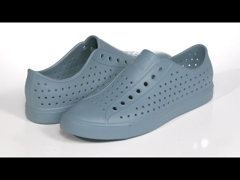 Video: Native Shoes Jefferson Bloom Förvandlar Alger Till Hållbara Skor