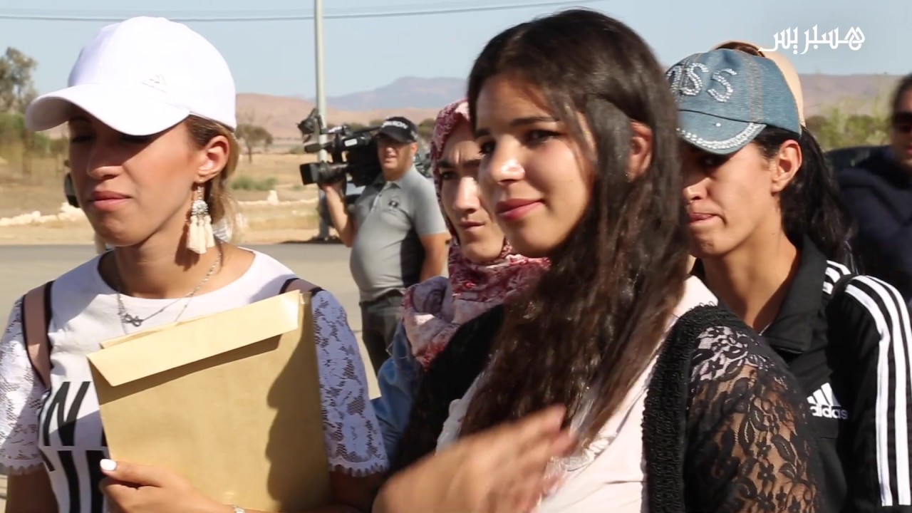 عشرات المجنّدات يلتحقن بثكنة الفوج الأول لسرايا الخيّالة في وجدة