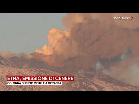 LIVE Eruzione Etna, emissione di cenere: diretta video