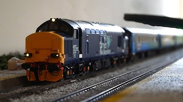 CLASS 37 THRASH! Incredible OO Scale Class 37 model by Accurascale