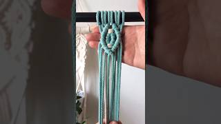 Easy DIY 2-Colour Macrame Diamond Pattern #macrame #diycrafts #diy #tutorial
