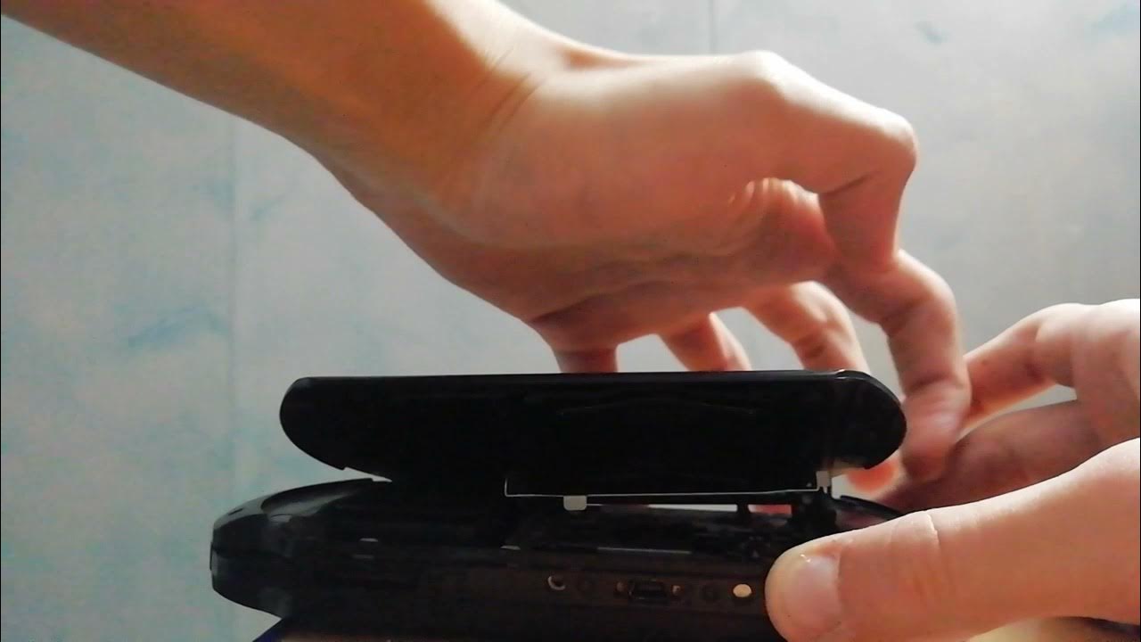 Как заменить аккумулятор на psp Как достать аккумулятор из PSP-E1008 - YouTube