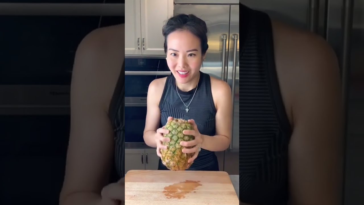 Trying The CRAZY Pineapple HACK 