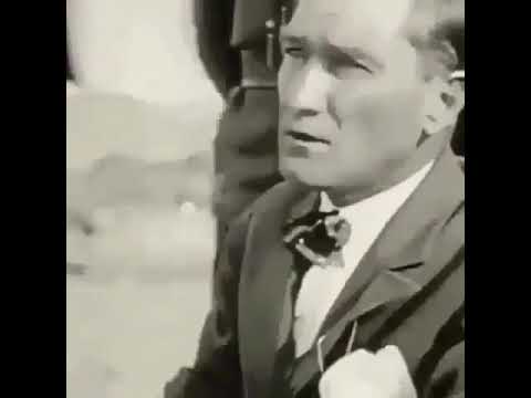 Mustafa Kemal Atatürk'ün sigara içişi