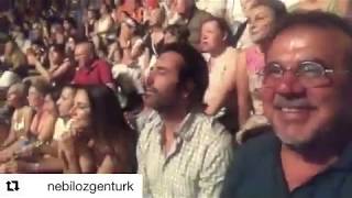 Mahsun Kırmızıgül ve Gazeteci Nebil Özgentürk Zülfü Livaneli'nin Konserinde Resimi