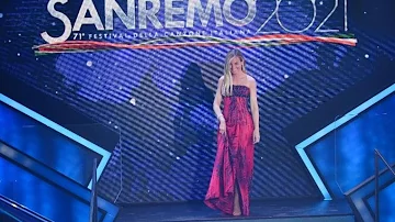 Sanremo 2021, Beatrice Venezi si fa chiamare "direttore" e non "direttrice": social divisi