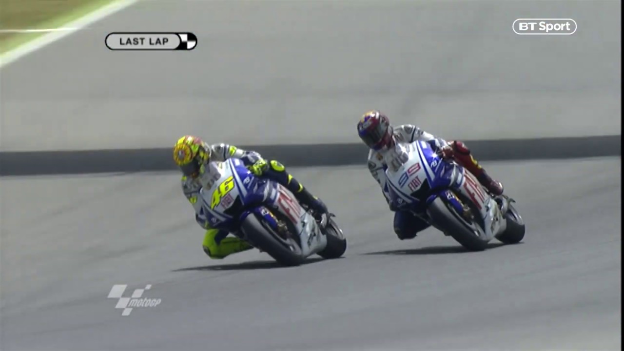Ласт лап. Rossi and Lorenzo Battle picture. Last lap.