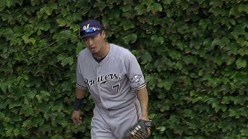 MIL@CHC: Aoki makes a leaping catch in deep left