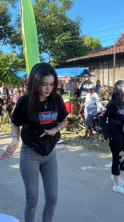 Dancer sound horeg viral karnaval babatan kuniran