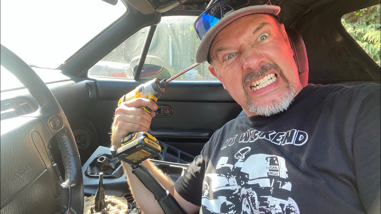 Решено! Miata не заводится. Заглохла. Не реагирует на ключ.