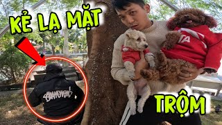 Phát hiện "KẺ LẠ MẶT" làm điều mờ ám ngay công viên | chú chó đi hai chân