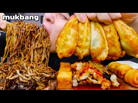 ASMR 백종원 홍콩반점 신메뉴 트러플 고기짜장 &amp;amp; 사천탕수육 &amp;amp; 군만두 &amp;amp; 멘보샤 &amp;amp; 꽃빵 <strong>TRUFFLE</strong> BLACK BEAN NOODLES &amp;amp;