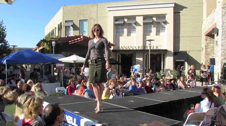 Victoria Clemons is modeling "The Rear Pocket" Skirt