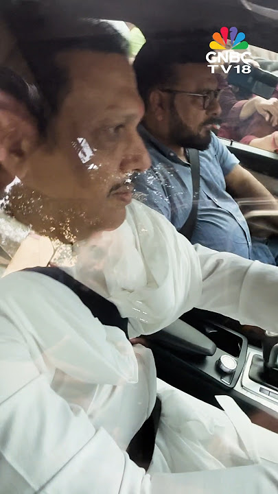 Actor Govinda Pays Respect at the Crematorium for Dharmendra's Last Rites | RIP Dharmendra | N18S