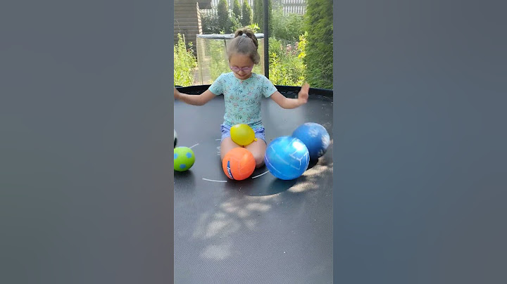 zabawa na trampolinie balon 🎈 z wodą 🫣🤫