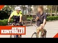 "Die Polizei hat andere Sorgen!" Uneinsichtiger Radfahrer poltert! | Achtung Kontrolle | Kabel Eins