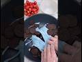 An immersive process of making "strawberry-only snowflake crisps" using sugar-free marshmallows