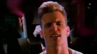 Vanilla Ice - Ice Ice Baby (Intro + Chorus Removed)