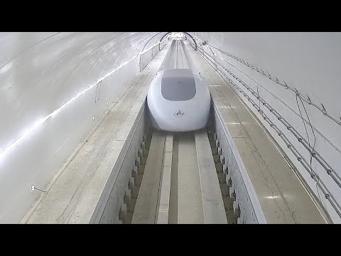 Video: China pronkt met 's werelds snelste trein
