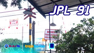 Perlintasan kereta api Setiamekar dengan posisi tiang statip pindah ke kanan {Flashback}