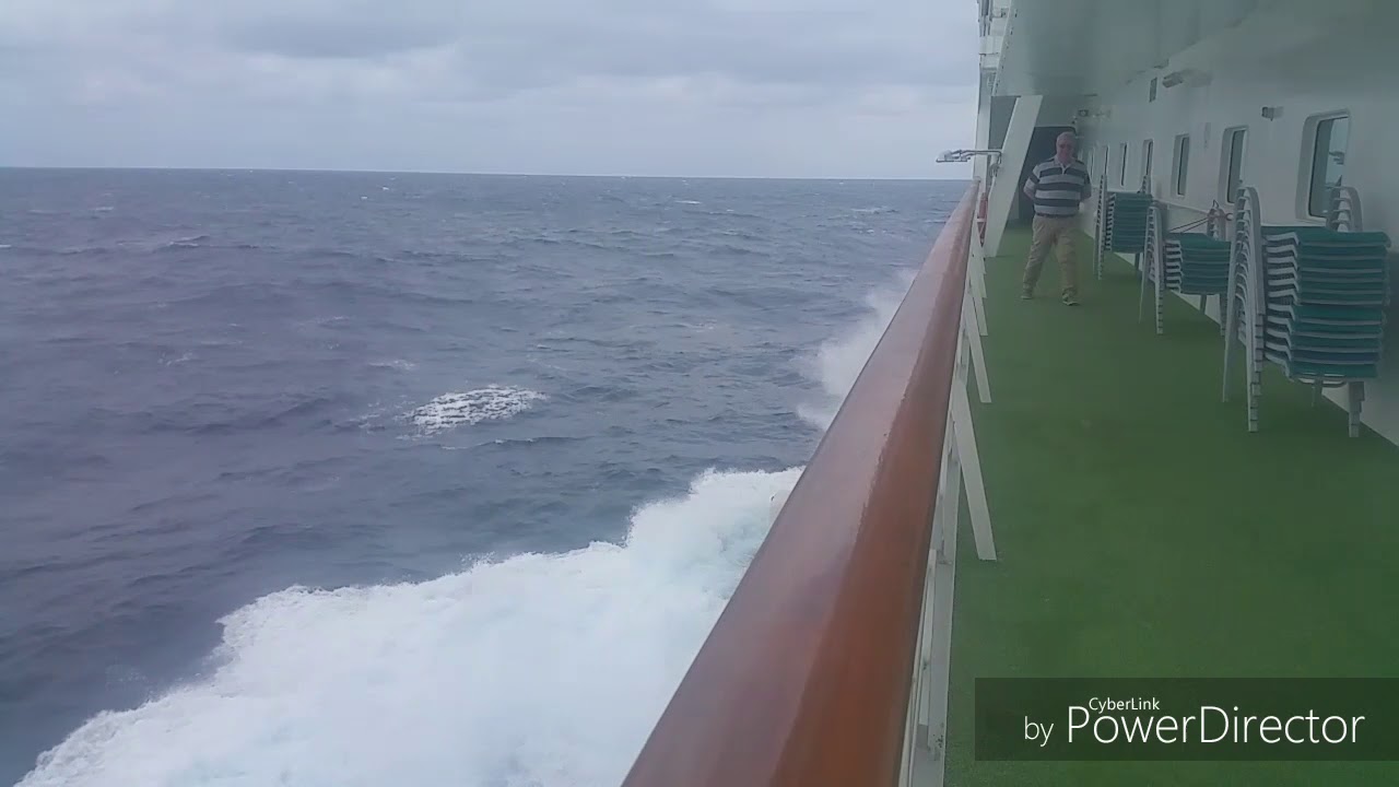 Aida Blu Bei Sturm Und Sehr Hohen Wellen Auf Dem Atlantik