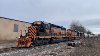 W&LE 261 with SD40-2 7013, SD40-2 7022 and GP40-3 301 at MP 167 in Akron, OH on 11/29/25