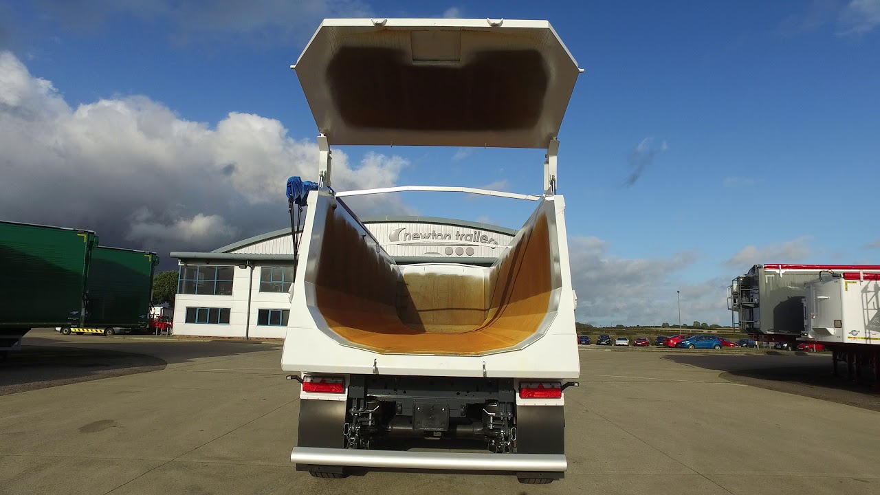 Newton Steel V8 Aggregate Tipping Trailer with HYDRAULIC POWERED DOOR Operation YouTube Newton Steel V8 Aggregate Tipping Trailer with HYDRAULIC POWERED DOOR Operation YouTube