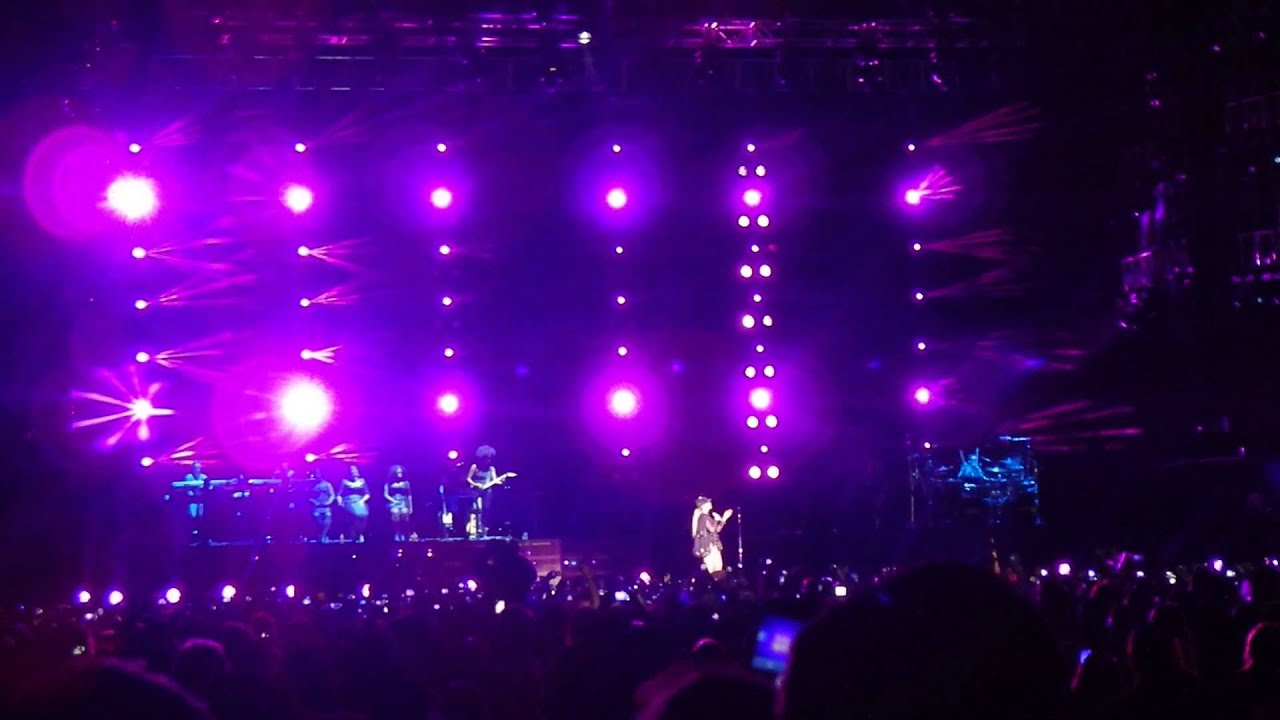 Beyoncé en Caracas If I Were a Boy / You Oughta Know - YouTube