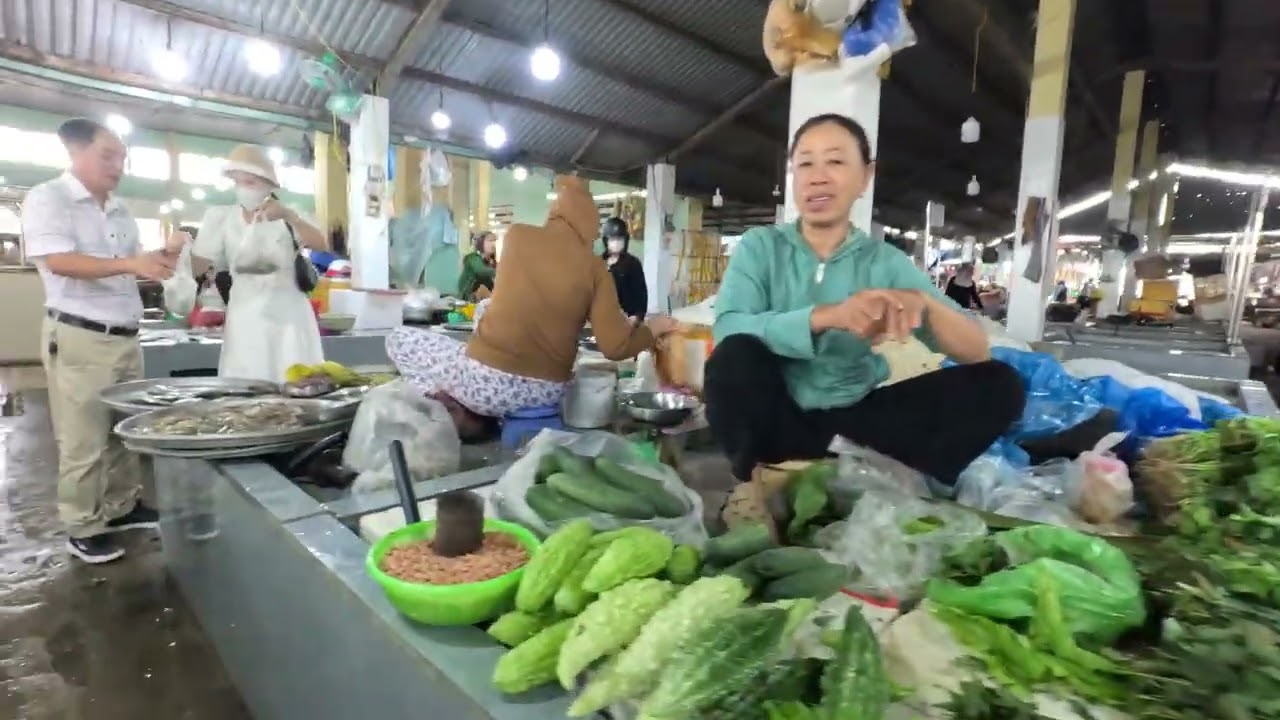 Chợ huyện 28 tháng Chạp 017573