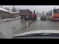 В Перми водитель после ДТП начал прыгать на крыше машины