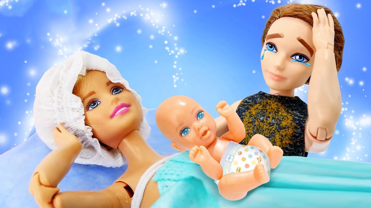 Aurora und ihr Baby / 11 DIY Disney Puppenhacks und Handwerke