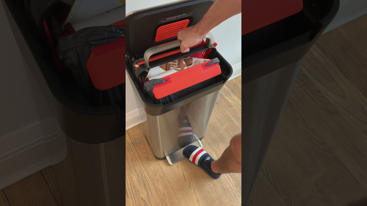 This Trash Can Never Fills Up 