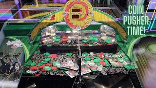 Playing The Wizard of OZ Coin Pusher - Winning Cards and Tokens!!