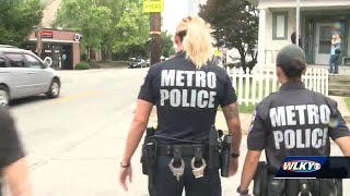New LMPD recruits pounding the pavement - YouTube
