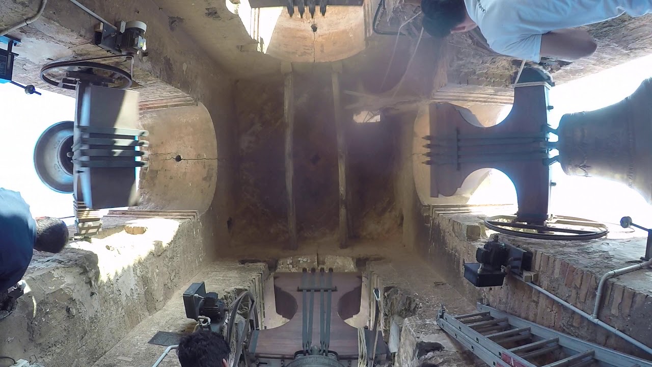 Volteo General de campanas salida procesion en Foios